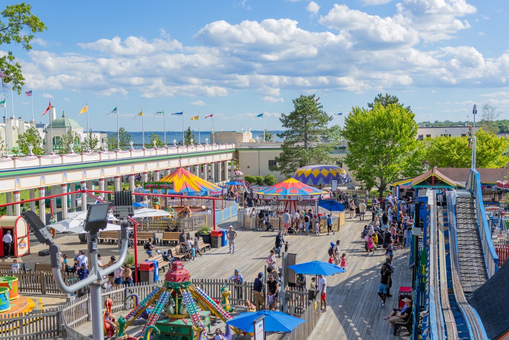 Bird's-eye view of an amusement park