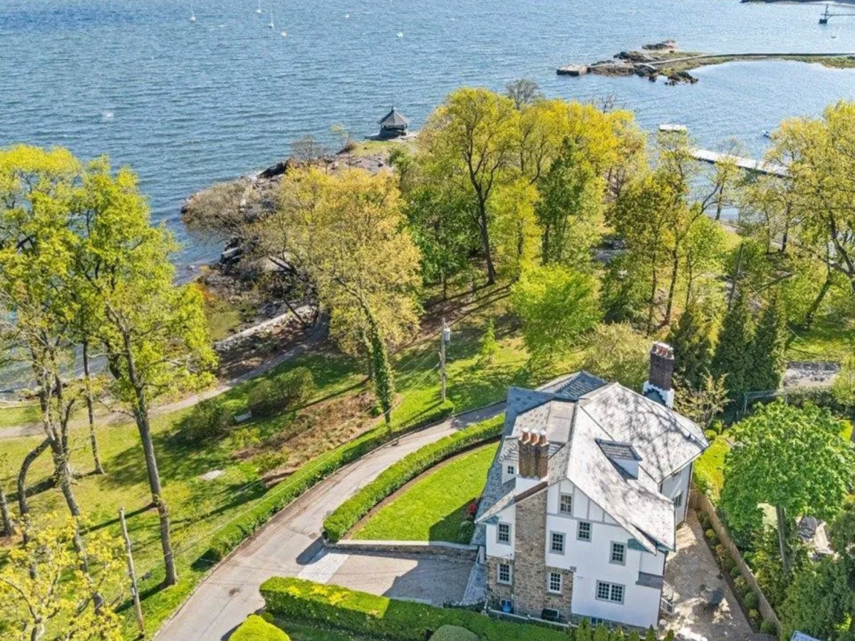 House of the Week: $4.35M Larchmont Manor Park Home