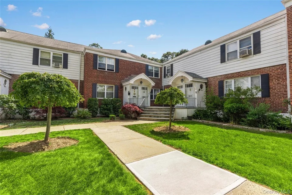 1 Peck Avenue (Apartment 18A), Rye