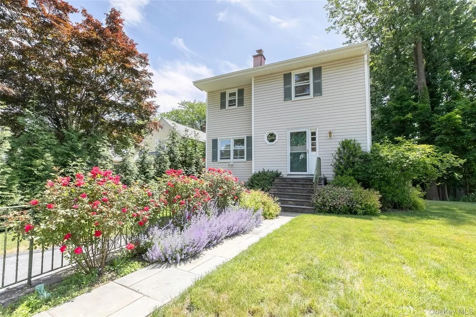 48 Clinton Avenue, Rye