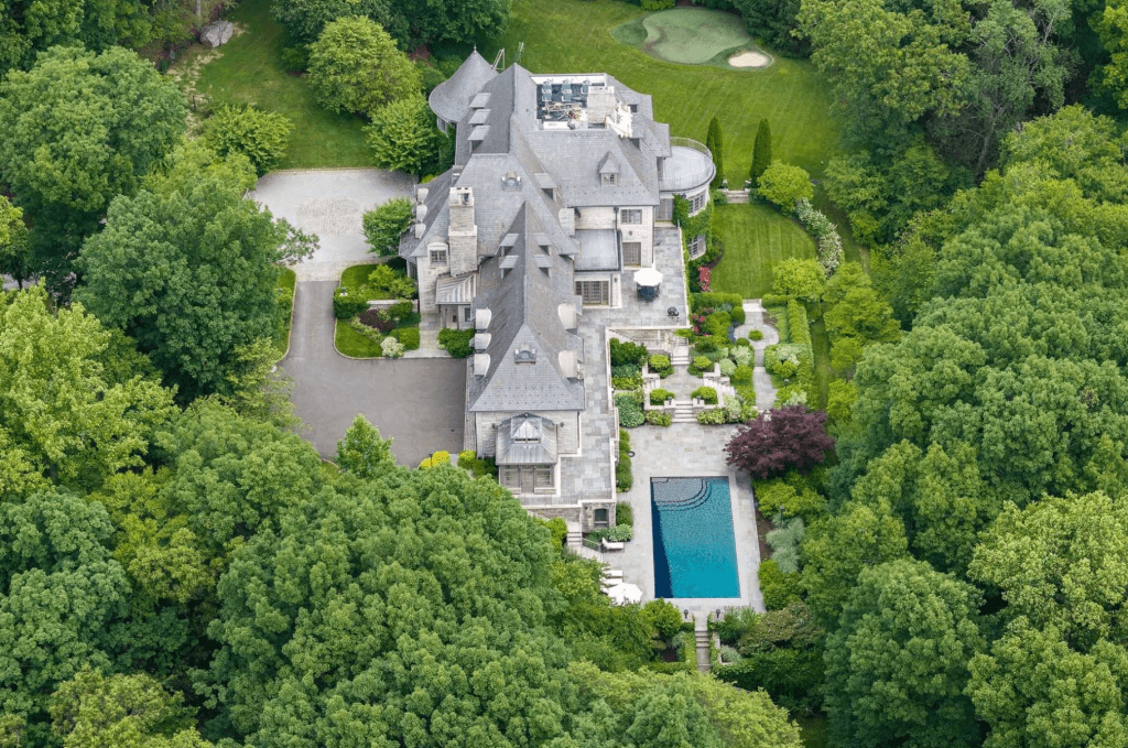 17 Cowdray Park Drive, Armonk