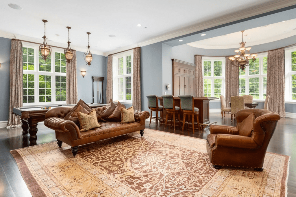 17 Cowdray Park Drive, Armonk