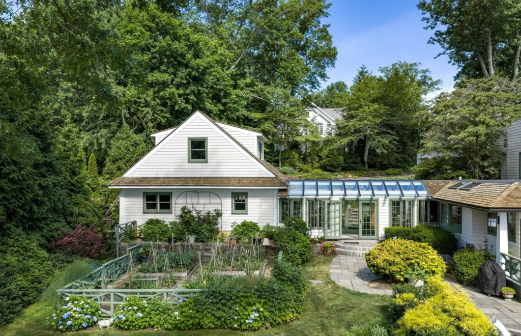 87 Hix Avenue, Rye