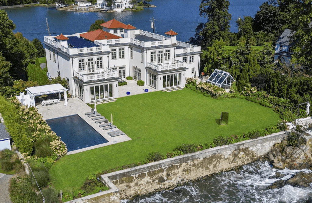 106 Premium Point Road, New Rochelle