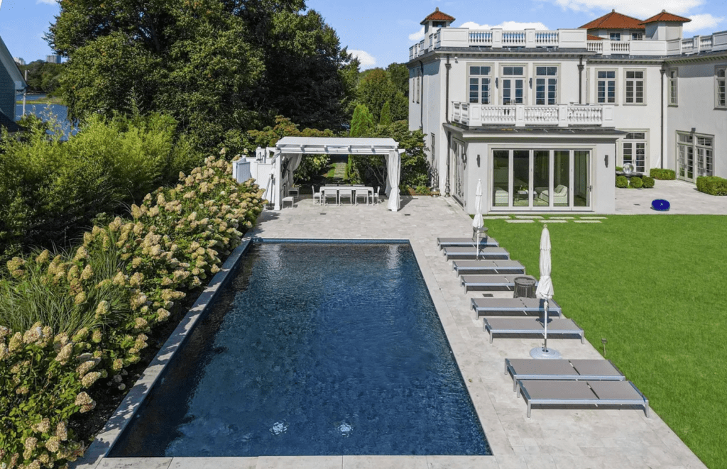 106 Premium Point Road, New Rochelle