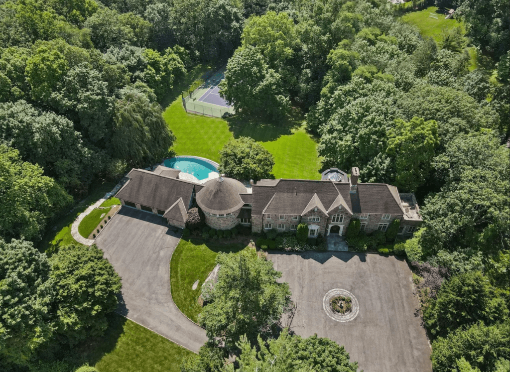 383 Woodlands Road, Harrison
