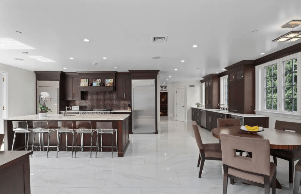 383 Woodlands Road, Harrison