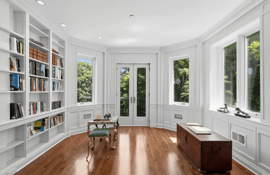 383 Woodlands Road, Harrison