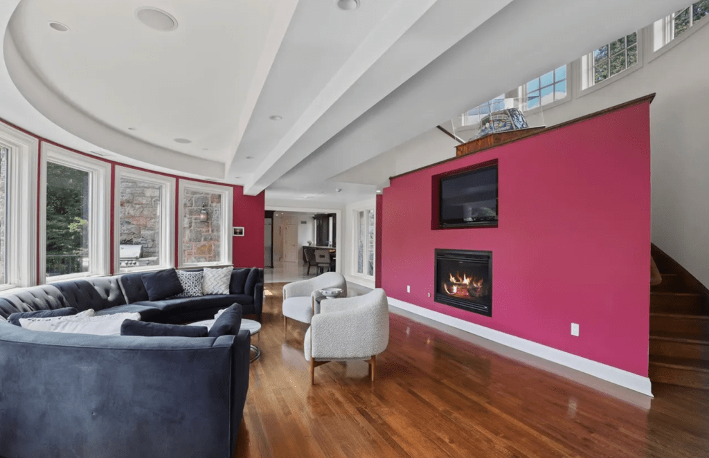 383 Woodlands Road, Harrison