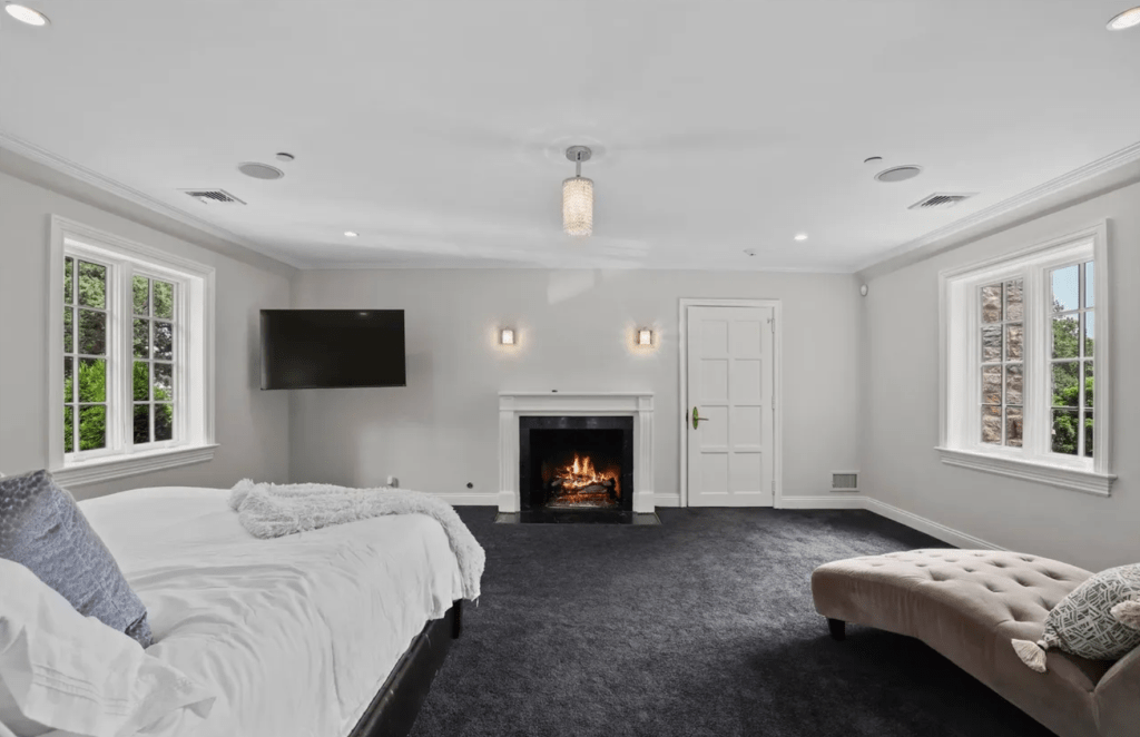 383 Woodlands Road, Harrison
