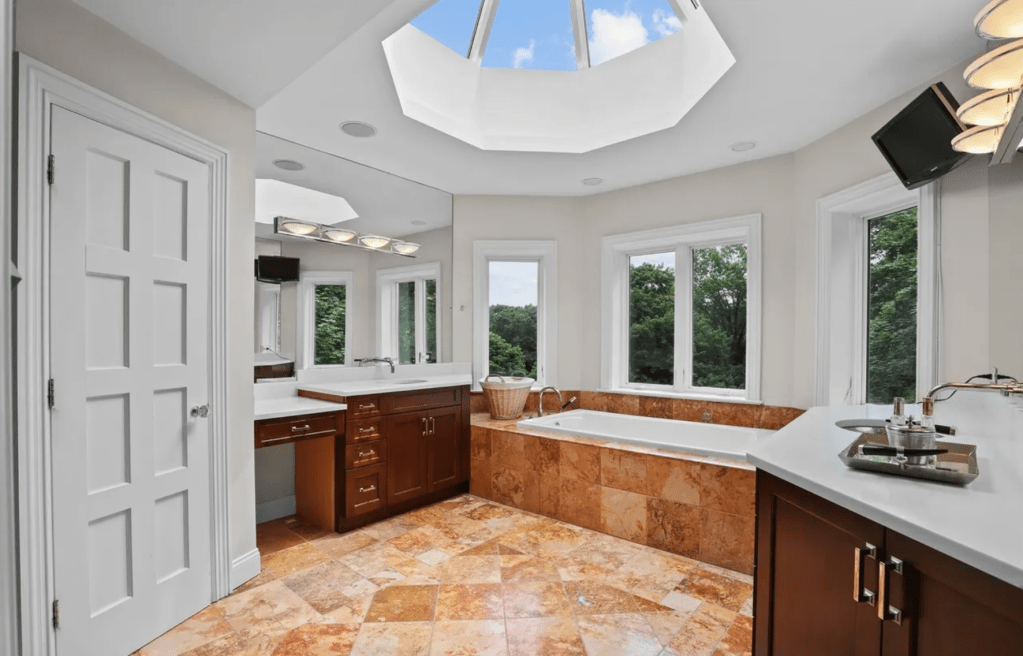 383 Woodlands Road, Harrison
