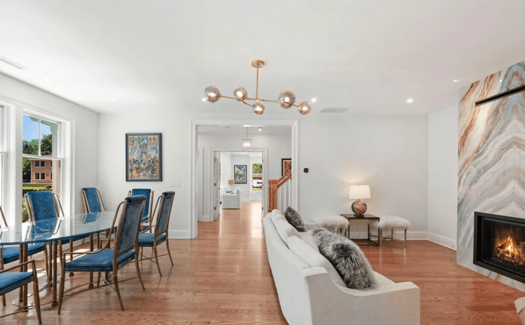 31 Meadow Wood Drive, Greenwich