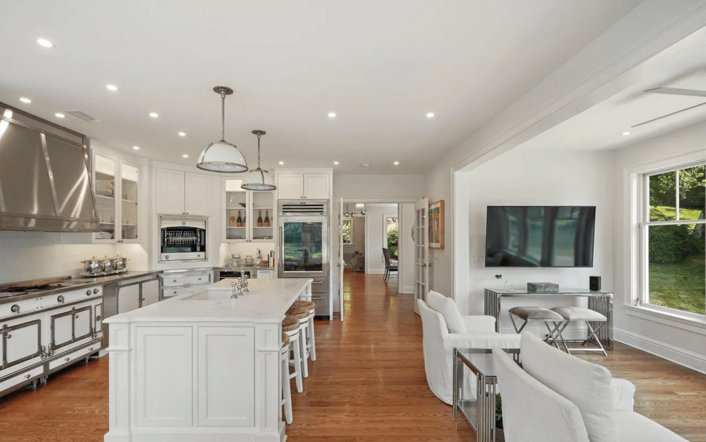 31 Meadow Wood Drive, Greenwich