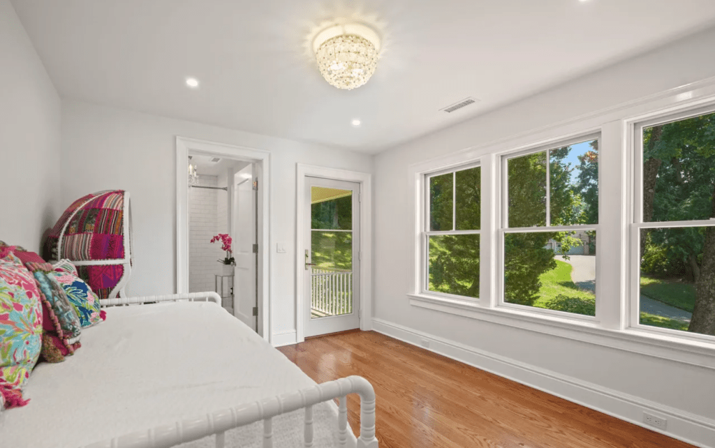 31 Meadow Wood Drive, Greenwich