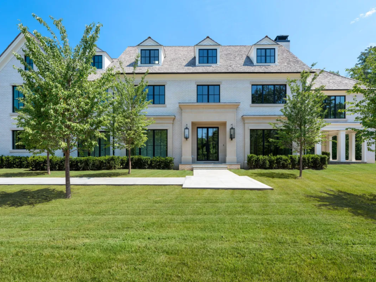 $13.1 Million Greenwich Mansion Offers Six Bedrooms and a Private Pool