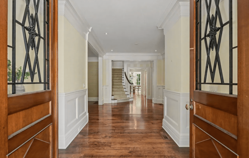55 Calhoun Drive, Greenwich