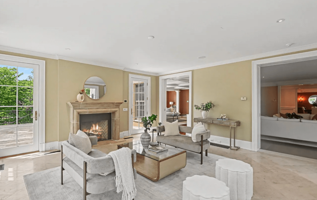 55 Calhoun Drive, Greenwich
