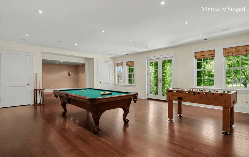 55 Calhoun Drive, Greenwich