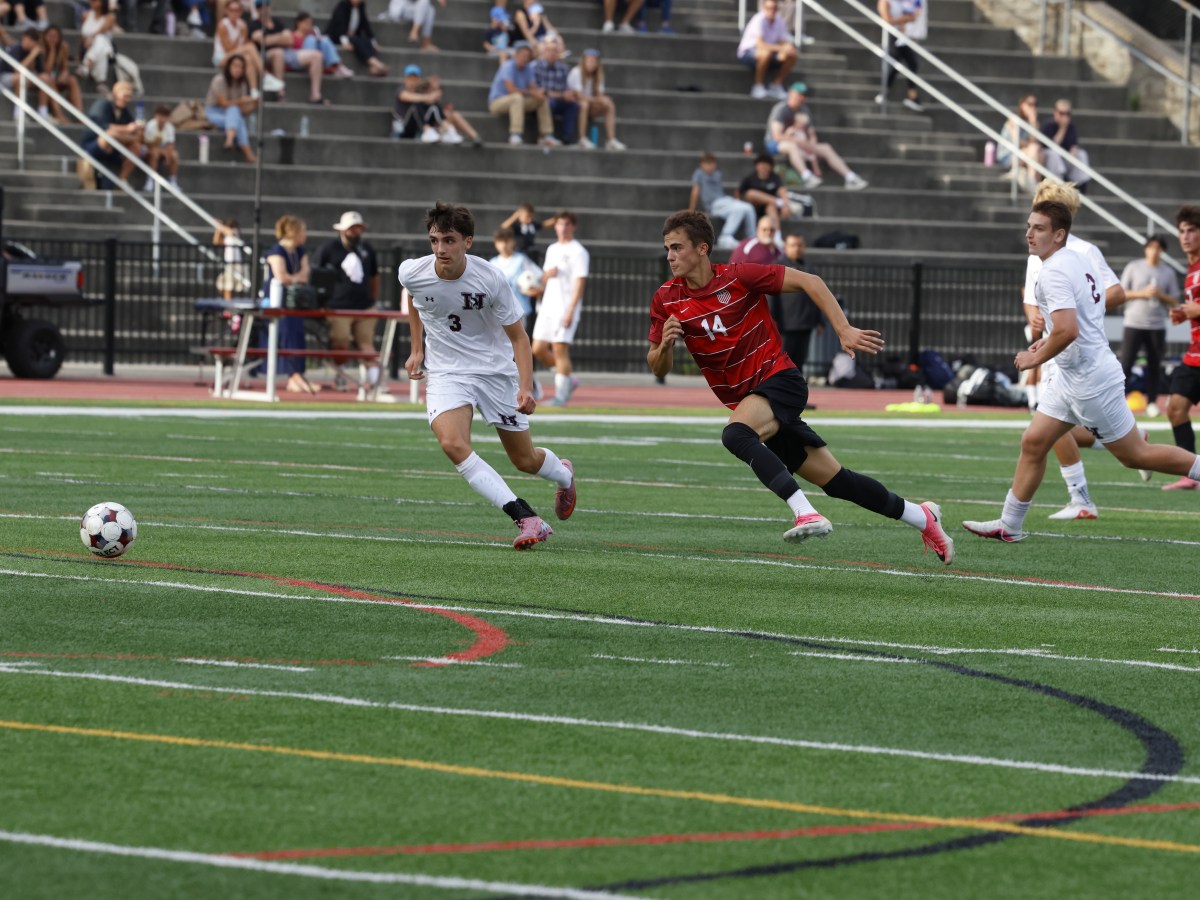 Boys Soccer Routs Harrison Thanks to Four-Goal Burst in First Half