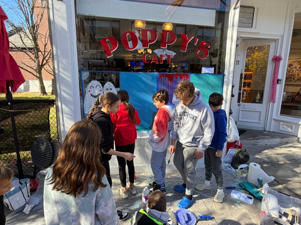 Halloween window painting