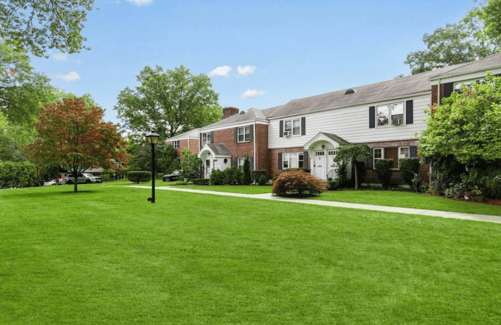 2 Peck Ave Apt 22B, Rye