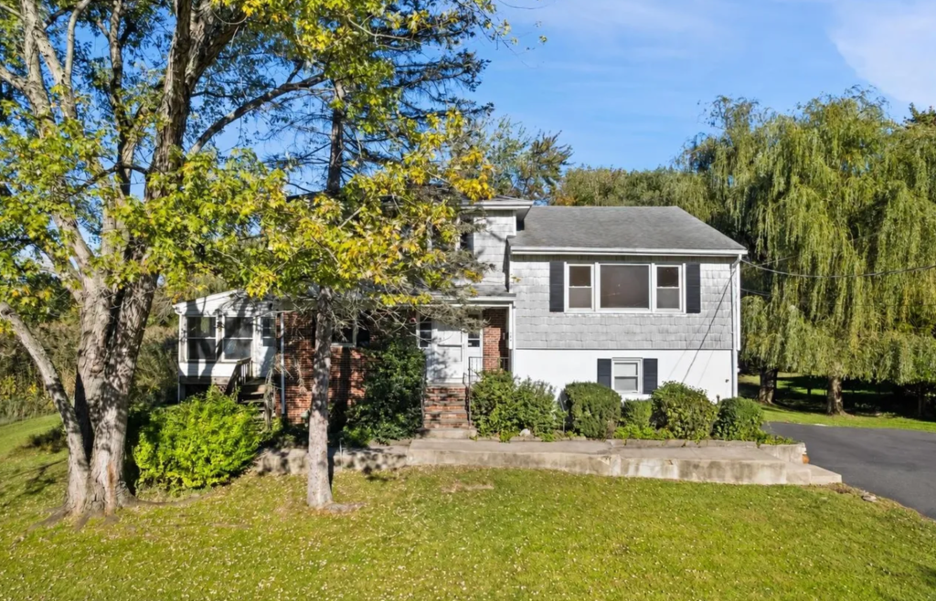 180 Bradford Avenue, Rye