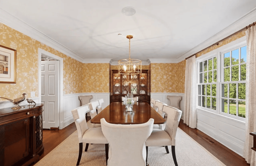 81 Park Drive North, Rye
