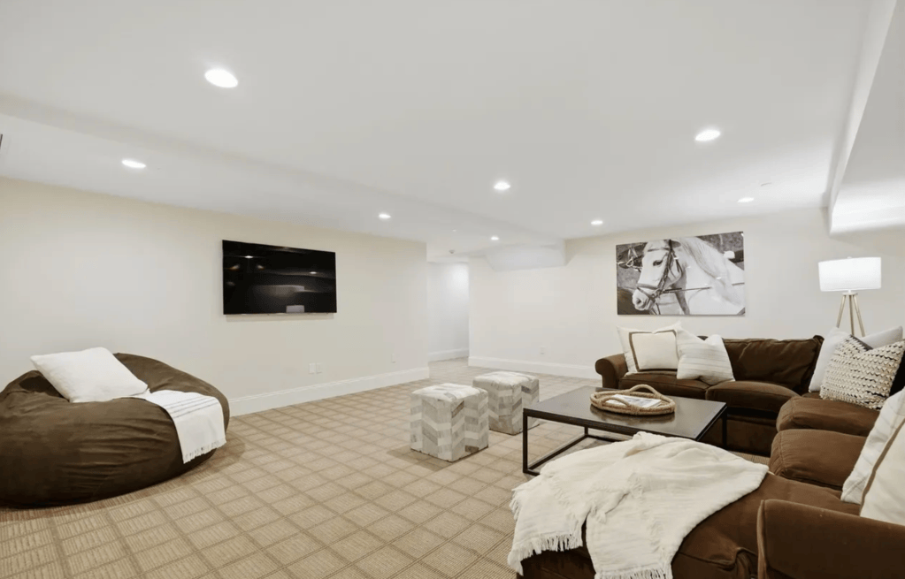 81 Park Drive North, Rye