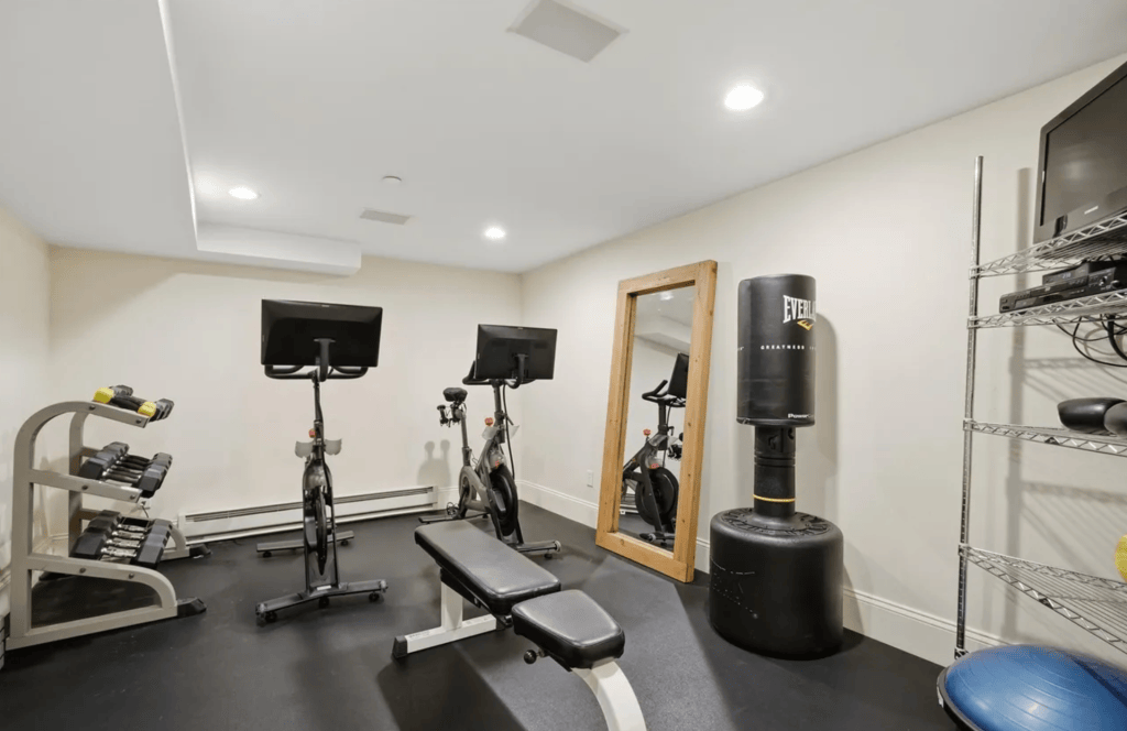 81 Park Drive North, Rye