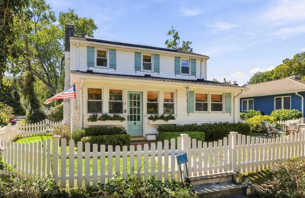 3 Garden Drive, Rye